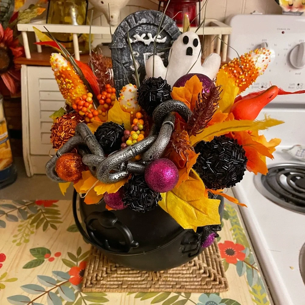 Cauldron Lighted Halloween Decoration - Picture 1 of 8